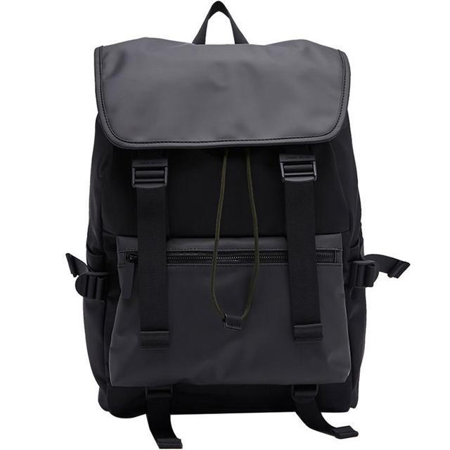 URBAN REVIVO 2022春夏新品男士配件潮酷大容量双肩包AM20TB5N2003